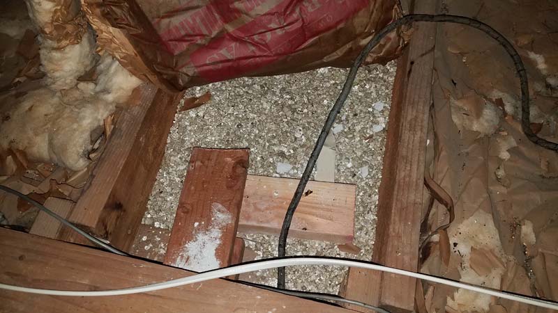 Asbestos vermiculite insulation